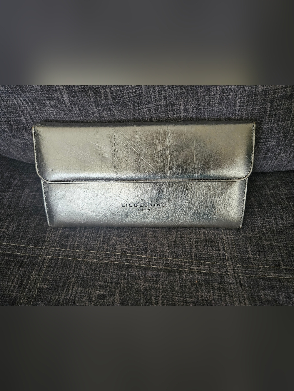 LIEBESKIND Leather clutch bag. Silver.